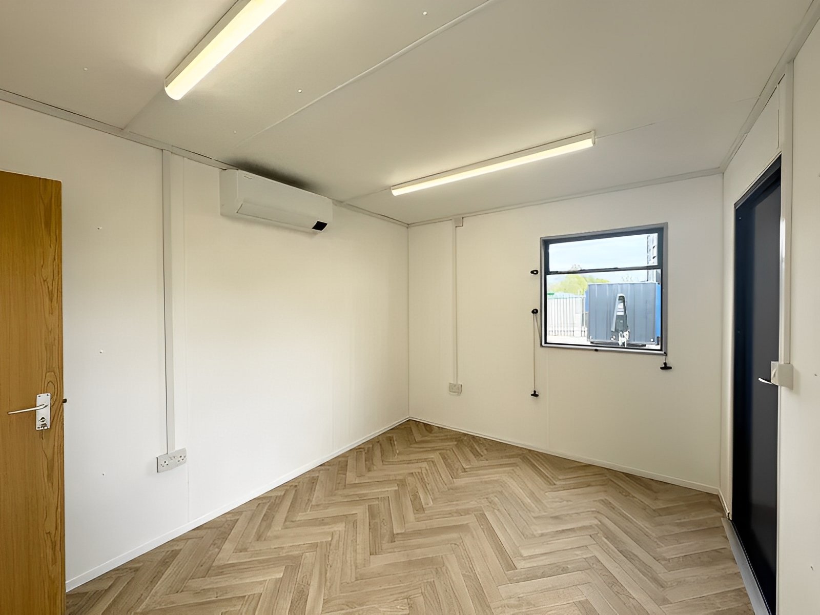 32ft x 10ft Custom Cabin Office | Canteen | 1+1 WC Wash Rooms | Anti-Vandal - Image 9