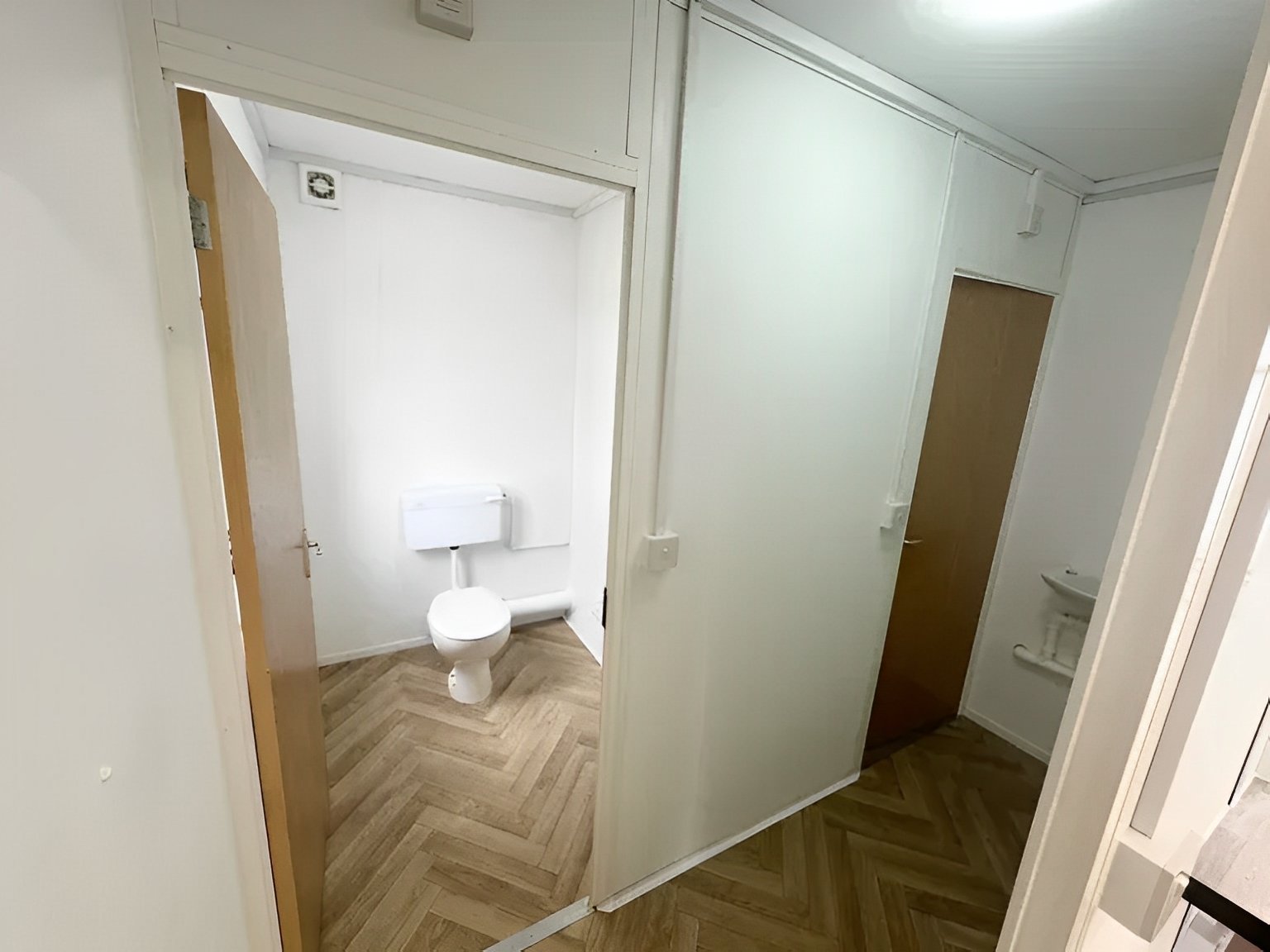 32ft x 10ft Custom Cabin Office | Canteen | 1+1 WC Wash Rooms | Anti-Vandal - Image 7